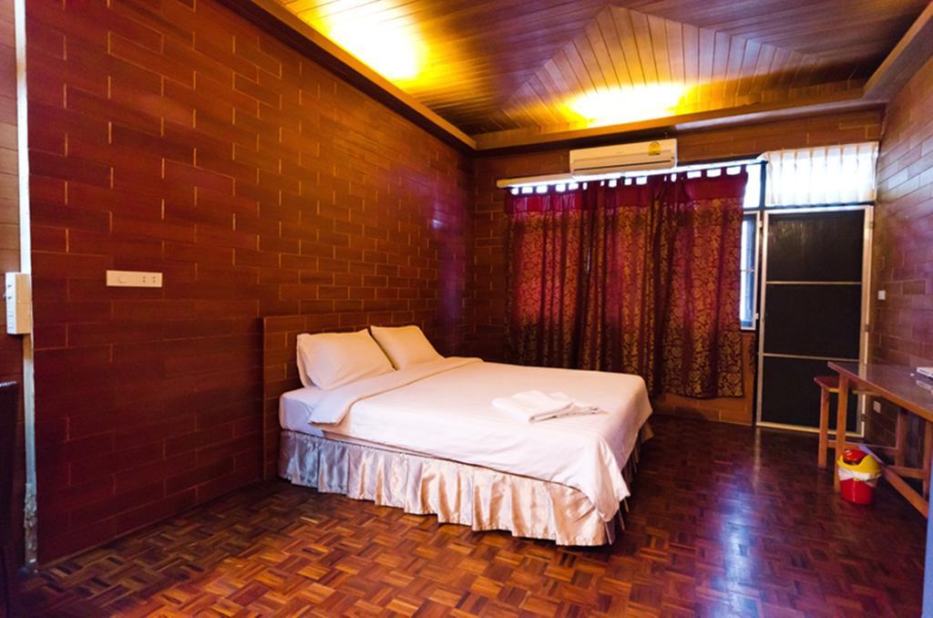 Eight Plus Hotel Бангкок Екстер'єр фото
