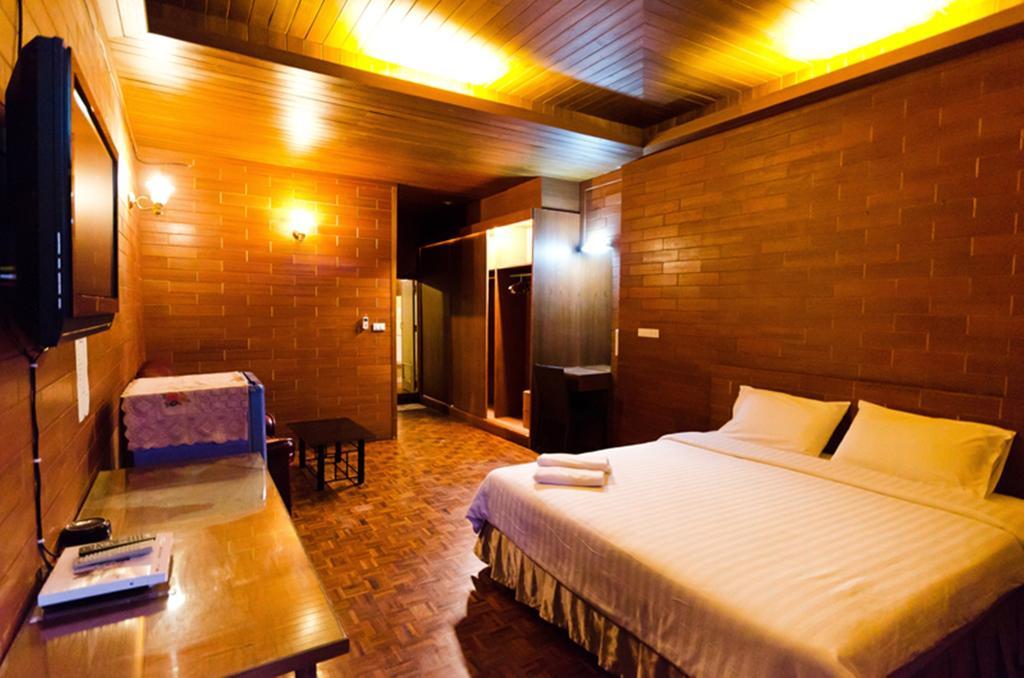 Eight Plus Hotel Бангкок Екстер'єр фото