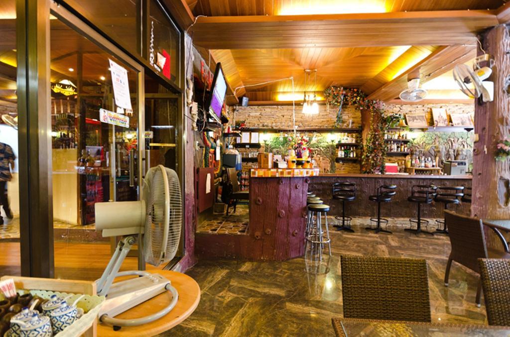 Eight Plus Hotel Бангкок Екстер'єр фото