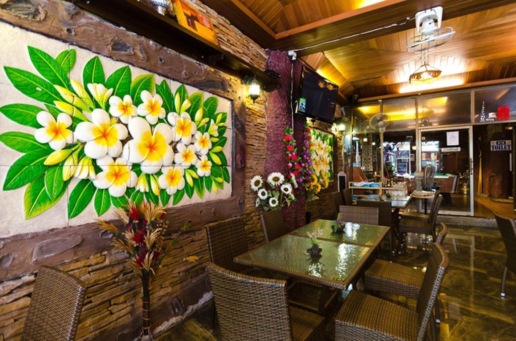 Eight Plus Hotel Бангкок Екстер'єр фото